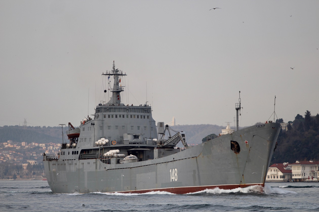 Ukrainian Attack Sinks Large Russian Landing Ship The National Interest
